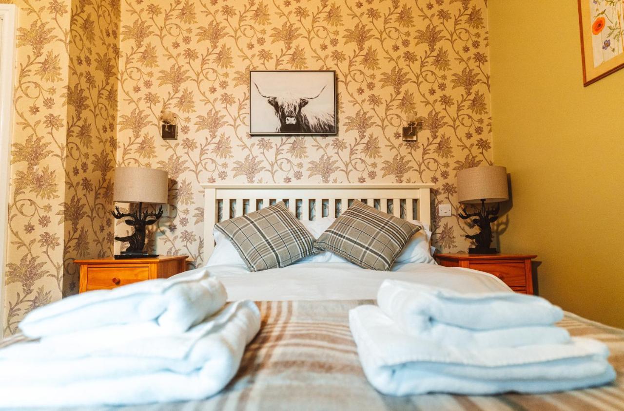Peak District, The Greyhound Inn, Warslow Circa 1750 エクステリア 写真
