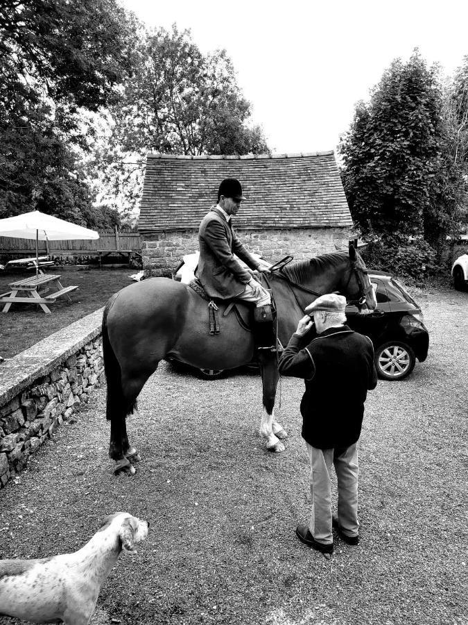Peak District, The Greyhound Inn, Warslow Circa 1750 エクステリア 写真