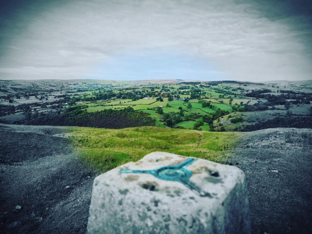Peak District, The Greyhound Inn, Warslow Circa 1750 エクステリア 写真